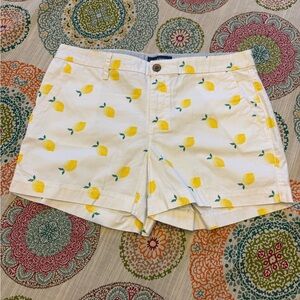 GORGEOUS Old Navy White Lemon Print Shorts